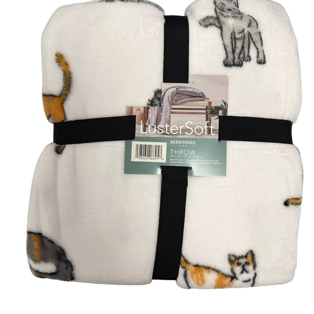 NWT Berkshire LusterSoft Throw Blanket All Over Cats 50"x70" Cat Tortie Persian